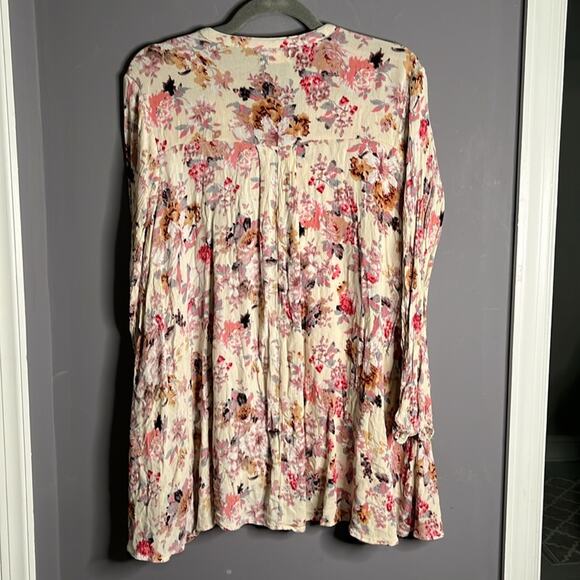 Altar’d State Pink and White Floral Long Sleeve Tunic With Small Front Cutout M - Picture 6 of 9